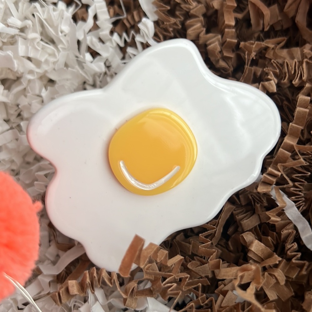 New 🍳 Sunny Side Up Hair Clip - Picture 2 of 4